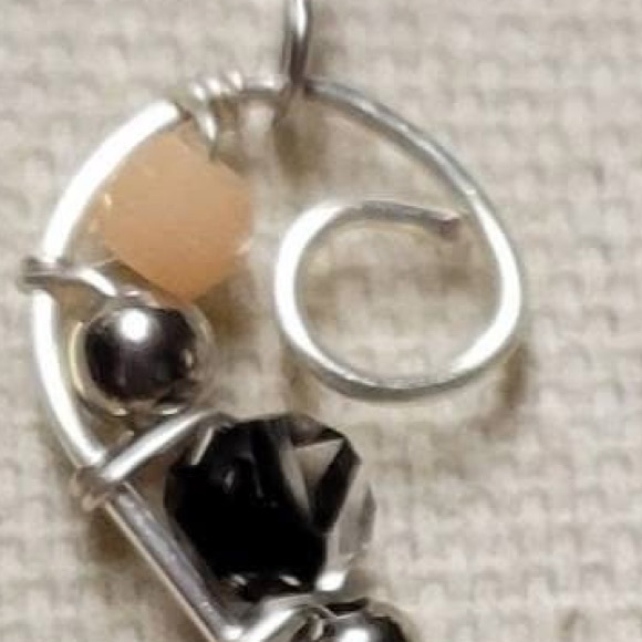 Earrings - Picture 1 of 1